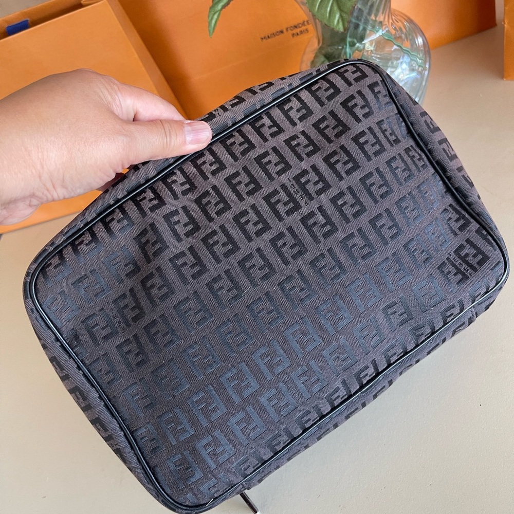 Authentic Fendi vanity case  💼❤️🧳 - Picture 11 of 13